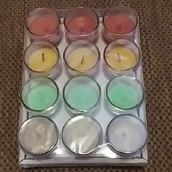 Red Shed 12 Piece Mini Candles New - Picture 1 of 2